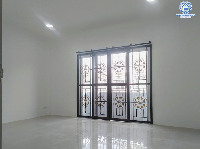 *****ทาวน์เฮ้าส์มือสองย่านนนทบุรี ม.มณฑล5 บางใหญ่-กาญจนาภิเษก บนเนื้อที่ 21.5 ตร.ว. ฟังก์ชัน 3 ห้องนอน 2 ห้องน้ำ 2 ที่จอดรถ บ้านตกแต่งใหม่ พร้อมเข้าอยู่ เดินทางสะดวก เชื่อมต่อถ.กาญจนาภิเษก, ถ.บางใหญ่-บางคูลัด ใกล้เซ็นทรัลเวสท์เกต และทางด่วน "ศรีรัช" จองเลย!